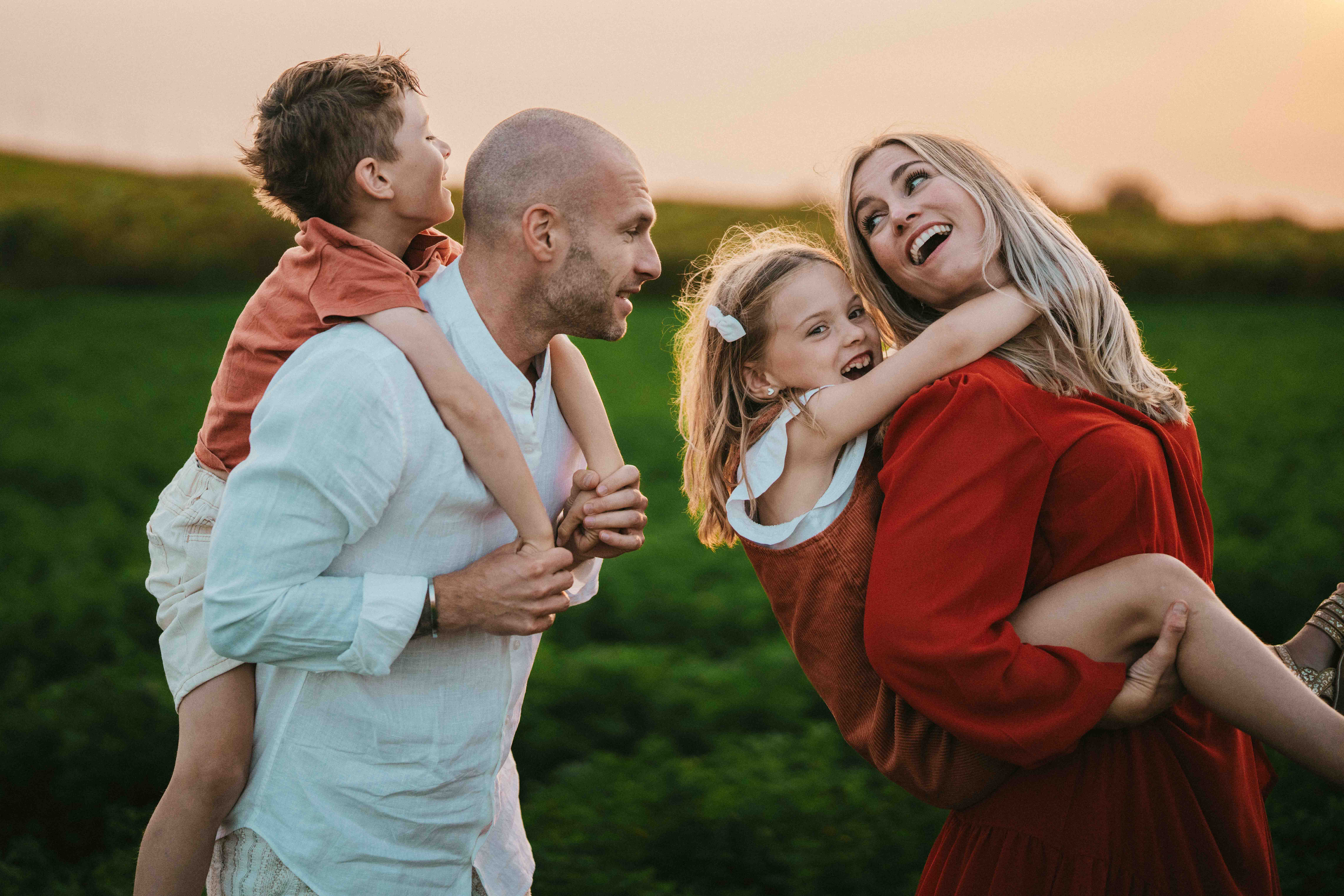 megane perrin photographe famille hug morel 64 min