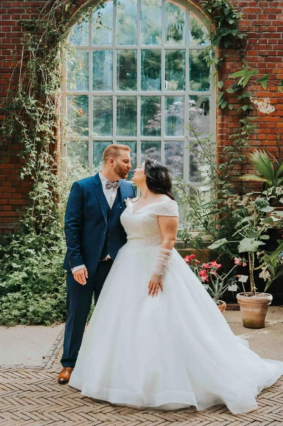 Accueil Mariés sous une serre végétale, mariage dans le Grand Est